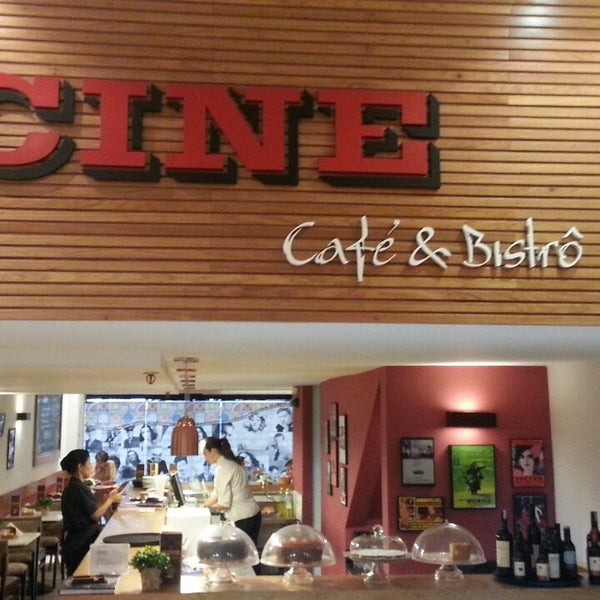 11/30/2013 tarihinde Luiz S.ziyaretçi tarafından Cine Café &amp; Bistrô'de çekilen fotoğraf
