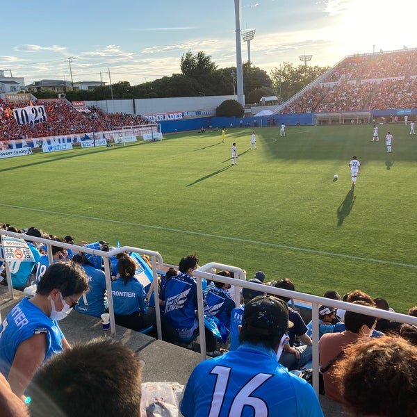 Fotos Em ニッパツ三ツ沢球技場 バックスタンド Estadio De Futebol Em 横浜市