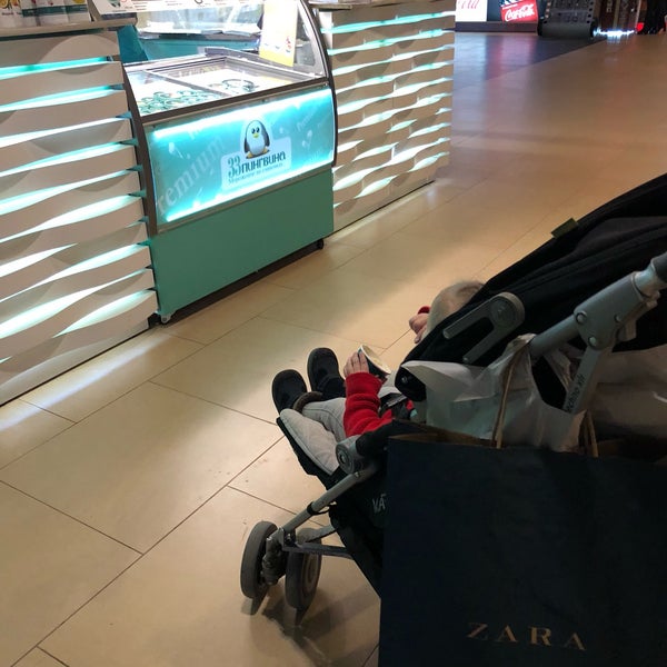 Foto scattata a Aura Mall da Полина Т. il 2/16/2018