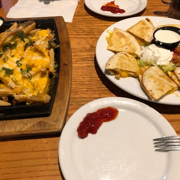 Photo taken at Chili&#39;s Grill &amp; Bar by Abdullah on 3/20/2019