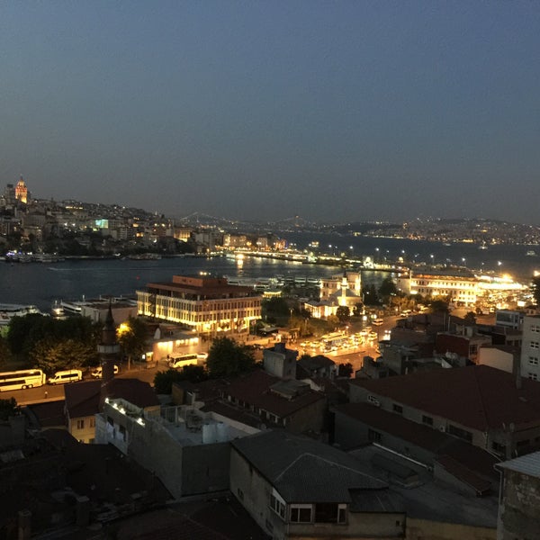 Das Foto wurde bei Hüsnü Ala Cafe von Doğu &amp; VCEL am 7/27/2015 aufgenommen