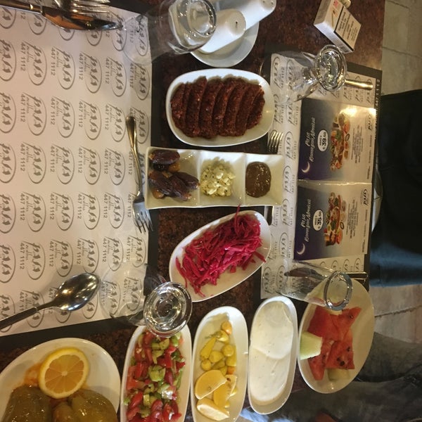 Foto tomada en Paşa Ocakbaşı Restoran  por Ahmet O. el 5/28/2018