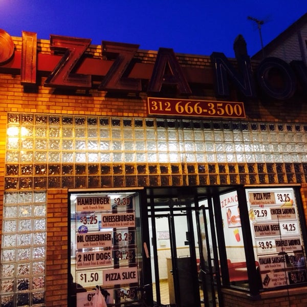 Foto tirada no(a) Pizza Nova por Rick D. em 5/11/2014