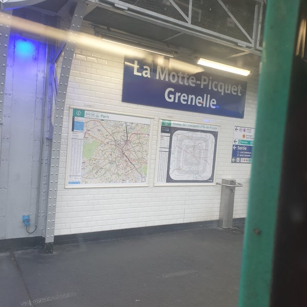 Métro La MottePicquet Grenelle [6,8,10] Station de métro à Paris