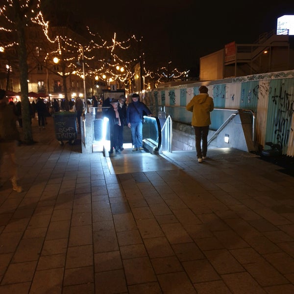 Métro SainteAnne ⓐ Centre 2 tips from 195 visitors