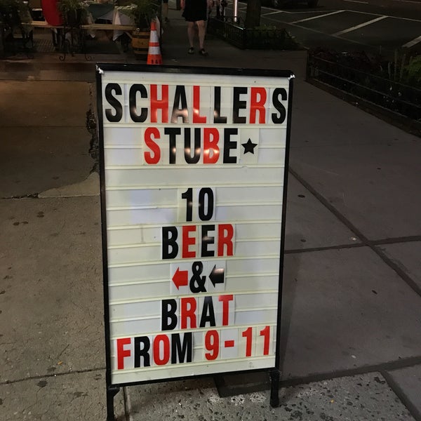 Снимок сделан в Schaller&#39;s Stube Sausage Bar пользователем Christopher M. 8/24/2017