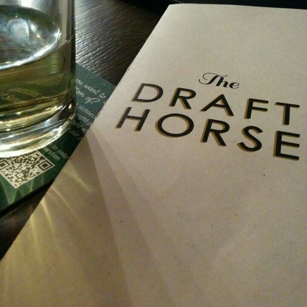 Foto tirada no(a) The Draft Horse por Omar &quot;Scrappy&quot; W. em 12/19/2015