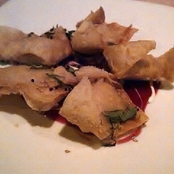 make a reservation!!! try the goat cheese wonton w/ raspberry basil sauce..