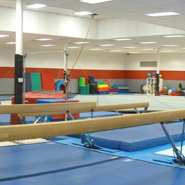 Foto tirada no(a) West Houston Gymnastics Club por West Houston Gymnastics Club em 11/4/2013