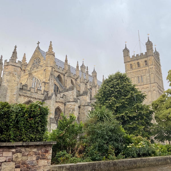 รูปภาพถ่ายที่ Exeter Cathedral โดย Janet B. เมื่อ 8/15/2022