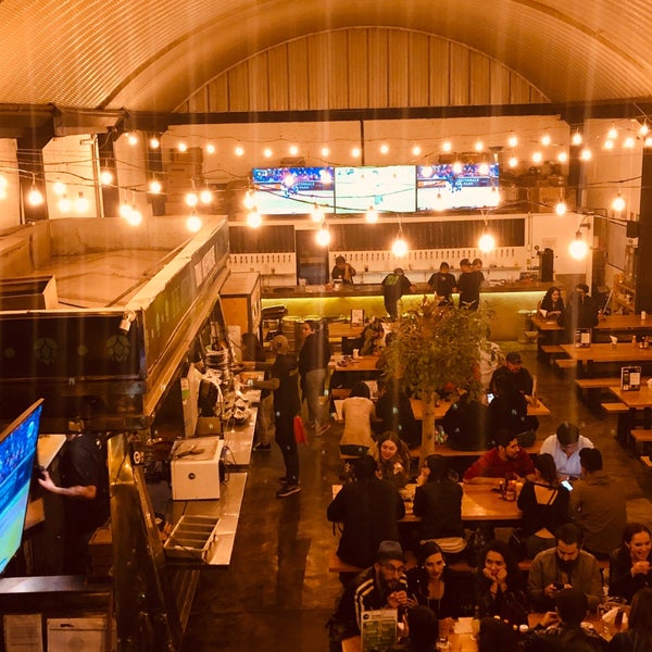 Photo taken at HOP The Beer Experience 2 by Alfredo H. on 10/27/2019