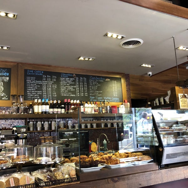6/20/2018 tarihinde Alfredo H.ziyaretçi tarafından Romeo and Juliet Coffee'de çekilen fotoğraf