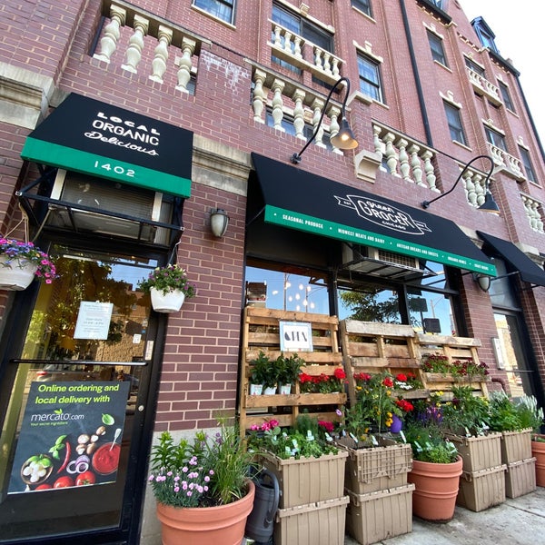 6/3/2020 tarihinde Austin G.ziyaretçi tarafından Green Grocer Chicago'de çekilen fotoğraf