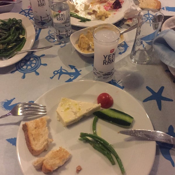 Das Foto wurde bei ÇimÇim Restaurant von Hakan am 5/5/2017 aufgenommen