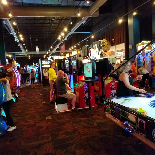 Photo taken at Dave &amp; Buster&#39;s by Jen P. on 6/29/2017