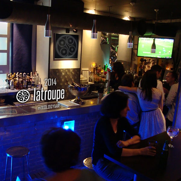 รูปภาพถ่ายที่ La Troupe Bar โดย La Troupe Bar เมื่อ 1/8/2014