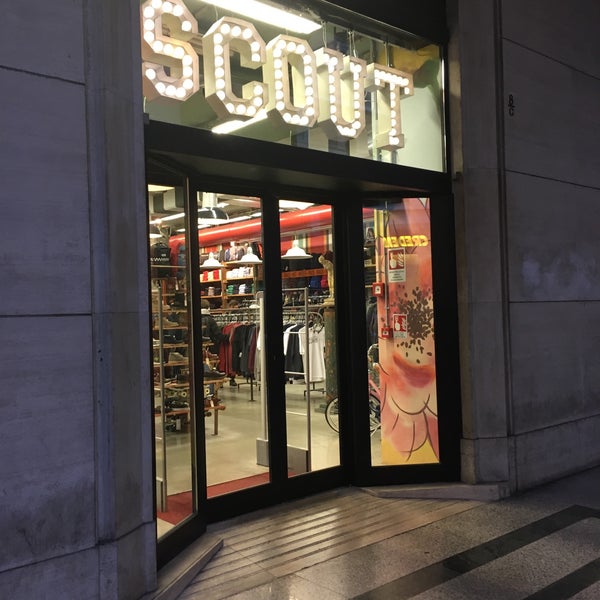 Negozio abbigliamento scout sale