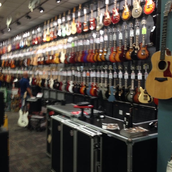 Нижний новгород улица максима горького 158 музторг. Гитарный центр ростов на дону московская 70. Гитарный центр ростов на дону московская 70. Гитарный центр ростов на дону московская 70. Центр гитары.