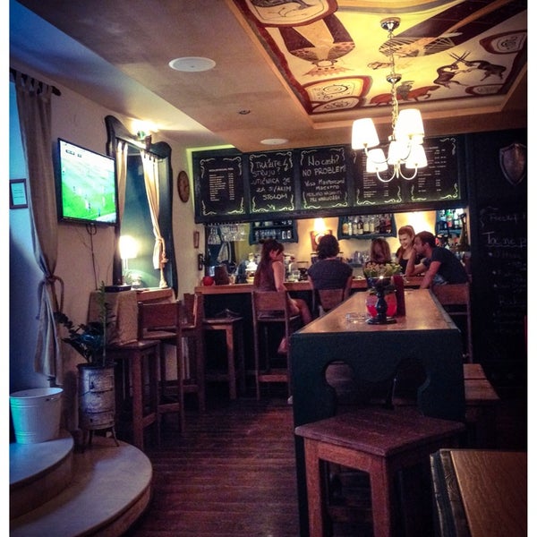 Foto tomada en King&#39;s Caffe pub  por Anthony G. el 8/24/2014
