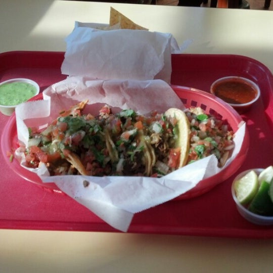 Photo taken at Tacos Uruapan by Mike W. on 1/2/2013