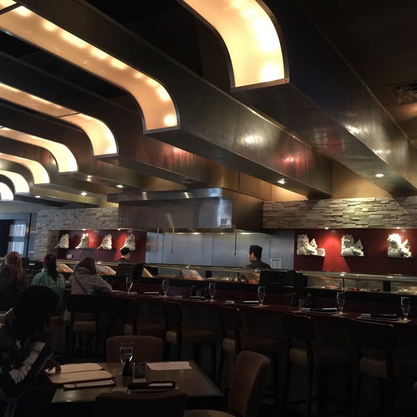 Foto scattata a Enso Asian Bistro &amp; Sushi Bar da Johnny G. il 3/28/2015