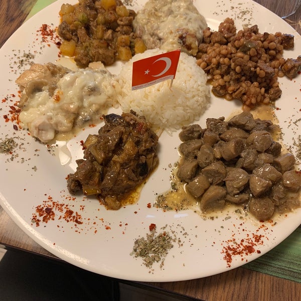Foto scattata a Güler Osmanlı Mutfağı da Fatih🏍🏍 G. il 10/24/2019