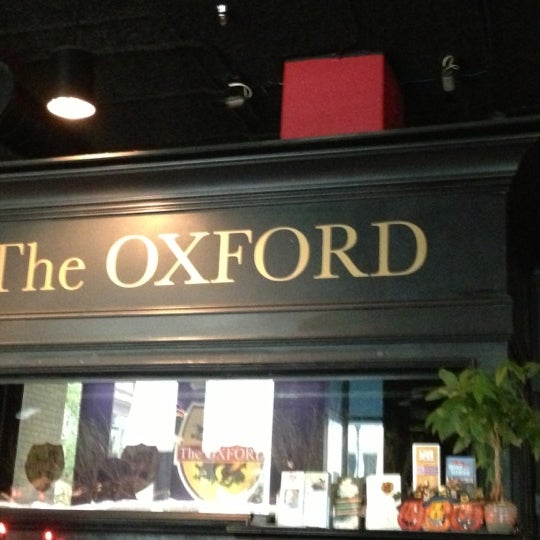 Das Foto wurde bei The Oxford von Bradley G. am 10/31/2012 aufgenommen