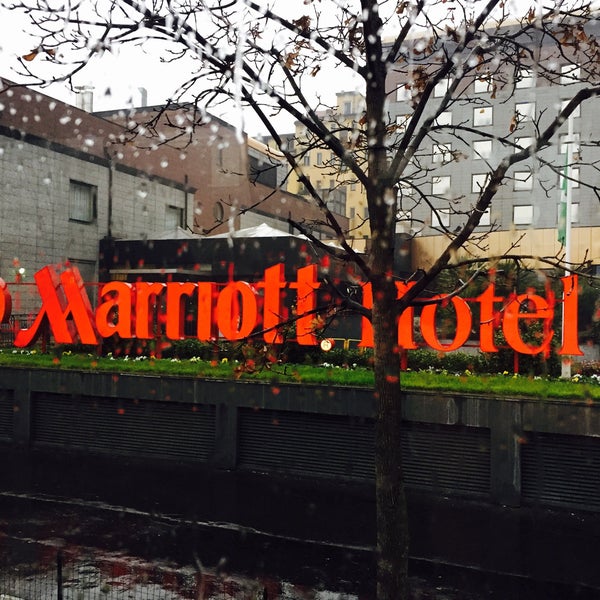 Foto tirada no(a) Milan Marriott Hotel por Max em 2/1/2016