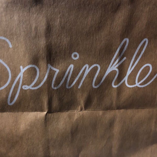 Photo taken at Sprinkles by Arlyn V. on 12/21/2018