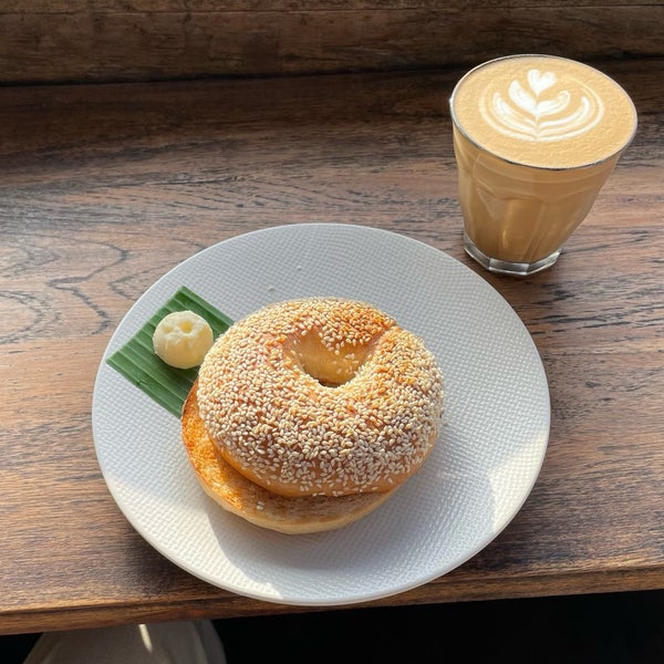 Das Foto wurde bei Seniman Coffee Studio von gisung am 9/17/2023 aufgenommen