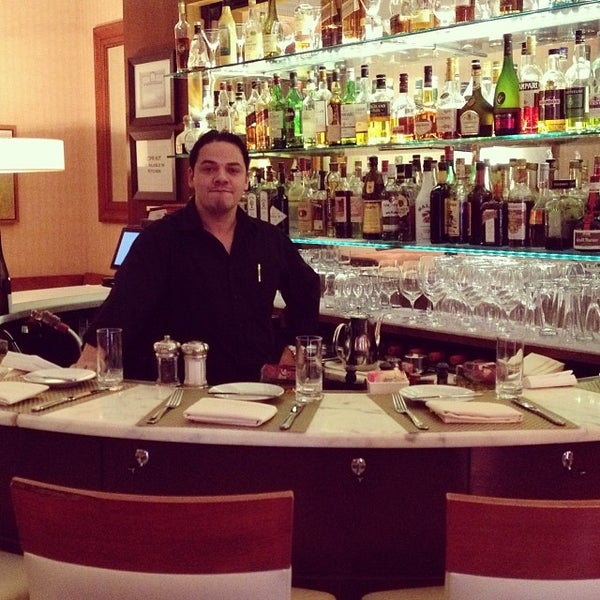 2/4/2014 tarihinde Florian W.ziyaretçi tarafından Restaurant Triomphe'de çekilen fotoğraf