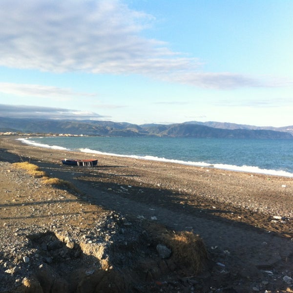 Foto Di Spiaggia Spinesante Posto Da Surf In Barcellona