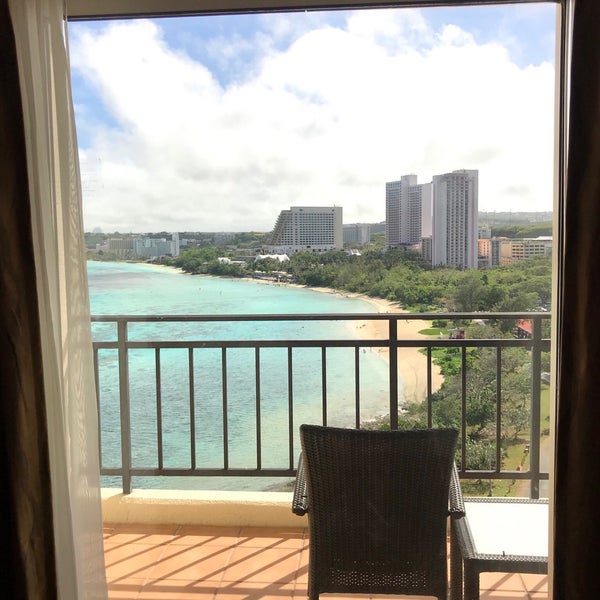 Foto diambil di Hilton Guam Resort &amp; Spa oleh seoh .. pada 1/18/2019