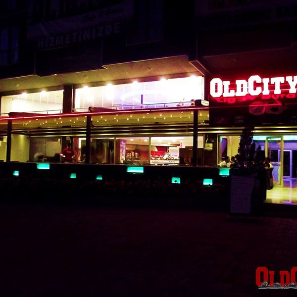 Foto scattata a OldCity Cafe &amp; Bistro da OldCity Cafe &amp; Bistro il 11/11/2013