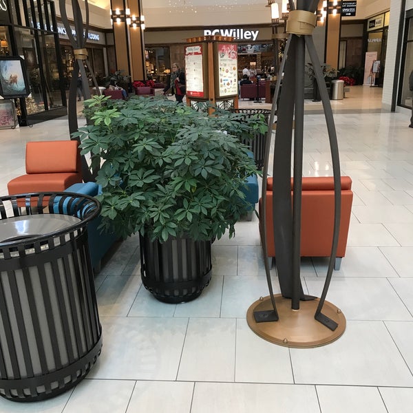 RC Willey Furniture / Home Store in Orem