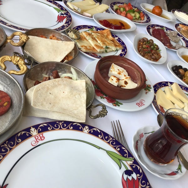 Foto diambil di Ramazan Bingöl Et Lokantası oleh Aslsarı pada 1/19/2020