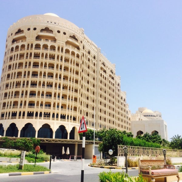 Аль хамра молл. Аль ХАМРА Молл рас Аль Хайма. Отель Аль ХАМРА Резиденс. Al Hamra пляж. Al Hamra Mall торговый центр в рас Аль Хайма.