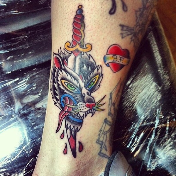 Foto tomada en Poison Apple Tattoo &amp; Piercing  por Rebecca G. el 3/13/2014