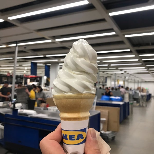 Foto scattata a IKEA Etobicoke da Zeeshan H. il 6/15/2019