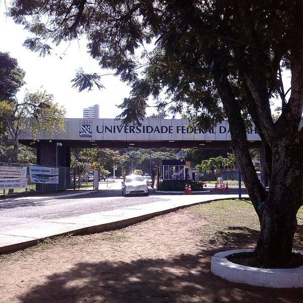 Снимок сделан в UFBA - Universidade Federal da Bahia - Campus Ondina пользователем Vinicius N. 2/26/2014