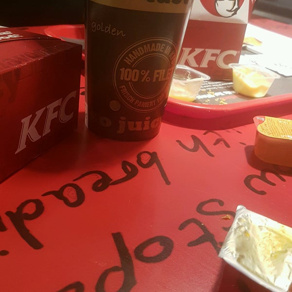 Photo taken at KFC by Juudiieee C. on 12/23/2016