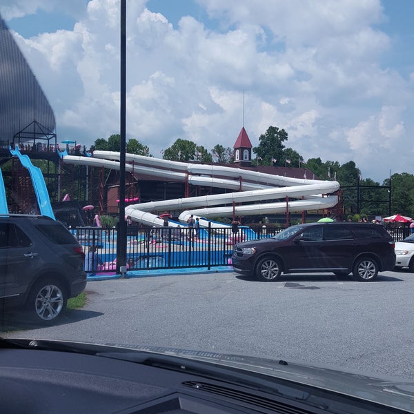 Helen Waterpark & Tubing Swimming Pool