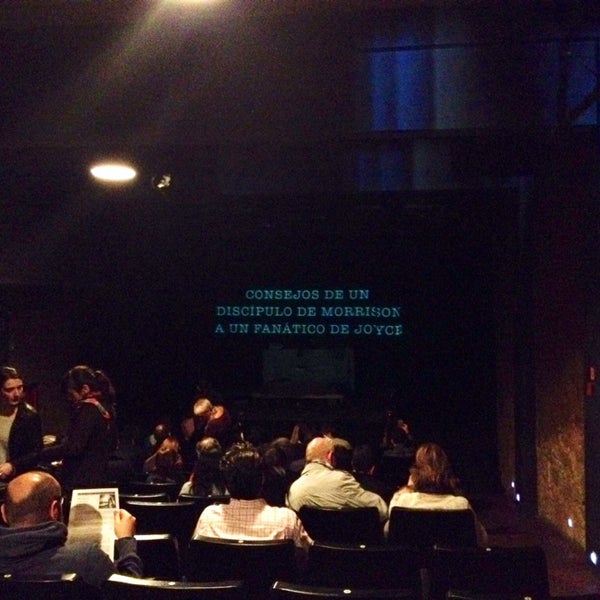 3/29/2014 tarihinde Dani A.ziyaretçi tarafından Teatre Tantarantana'de çekilen fotoğraf