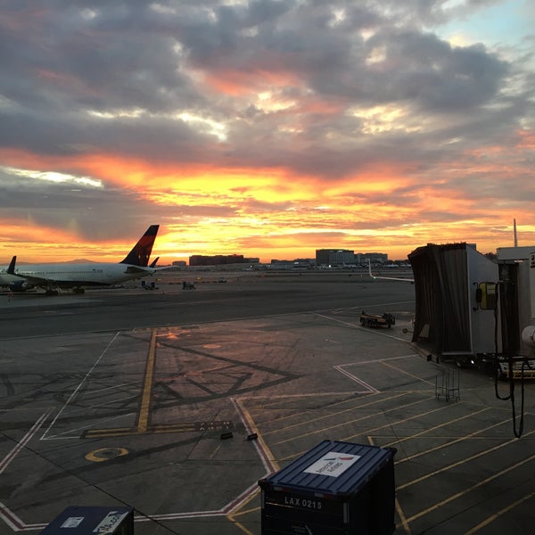 1/9/2016 tarihinde Yuki U.ziyaretçi tarafından Los Angeles Uluslararası Havalimanı (LAX)'de çekilen fotoğraf