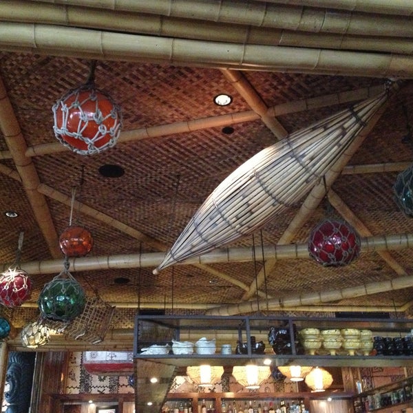 Photo taken at Trader Vic&#39;s by Dannelle W. on 4/17/2013