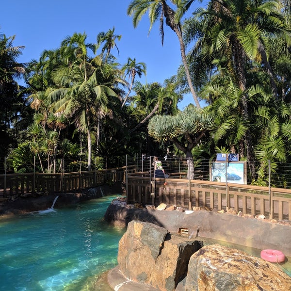 รูปภาพถ่ายที่ Bahia Resort Hotel - San Diego โดย Ruben B. เมื่อ 9/14/2019