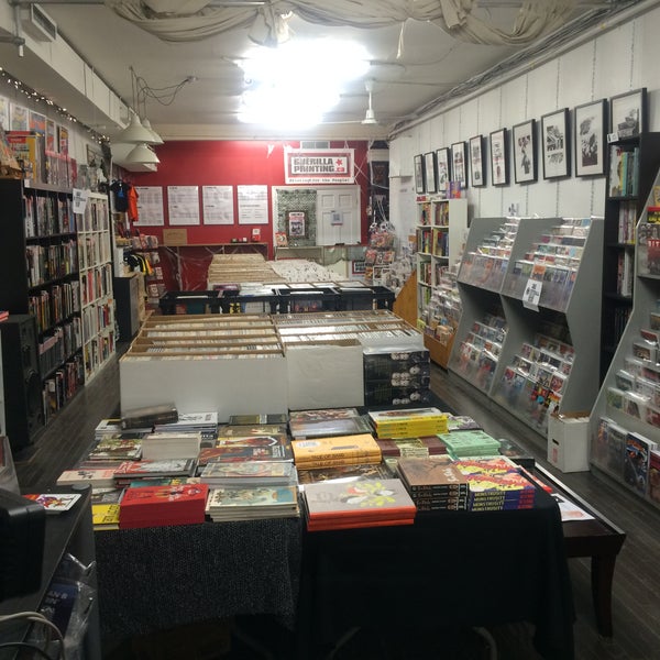 Foto diambil di The Comic Book Lounge + Gallery oleh The Comic Book Lounge + Gallery pada 11/8/2013