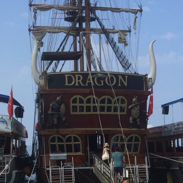 รูปภาพถ่ายที่ Dragon Boat OluDeniz โดย Esma K. เมื่อ 8/25/2017