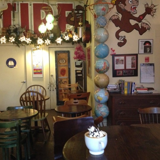 12/16/2012 tarihinde Heather L.ziyaretçi tarafından Bedlam Coffee'de çekilen fotoğraf