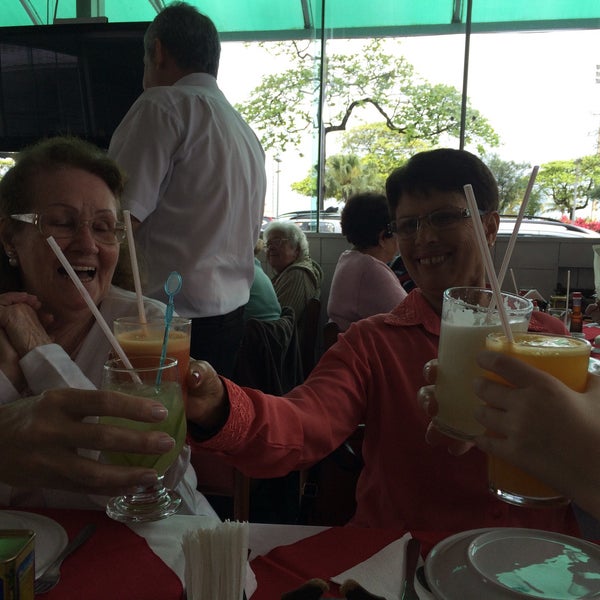 9/6/2015 tarihinde Rosana R.ziyaretçi tarafından Restaurante Olímpia'de çekilen fotoğraf